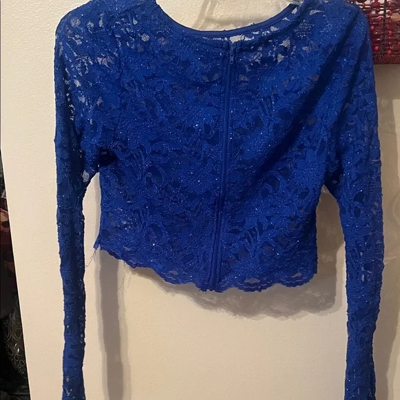 Elegant Blue Lace Long Sleeve Top - Picture 5 of 6